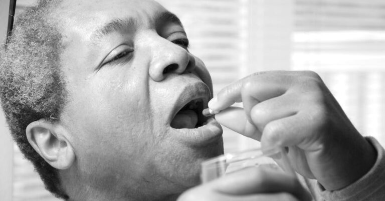 découvrez les compléments capillaires : des solutions enrichies en nutriments pour favoriser la croissance des cheveux, améliorer leur santé et leur éclat. idéal pour renforcer la brillance et réduire la chute des cheveux.