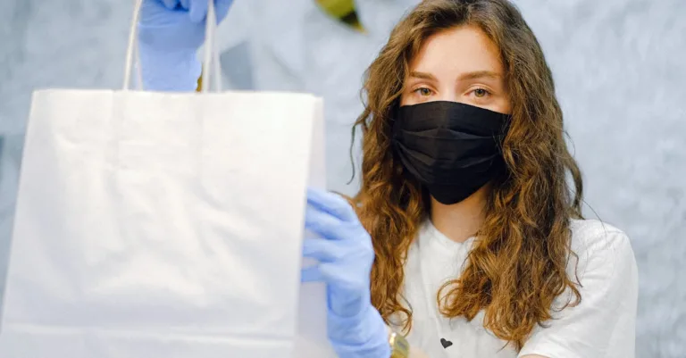 découvrez notre service de livraison rapide et fiable, adapté à vos besoins. que ce soit pour vos courses quotidiennes ou des envois spéciaux, nous garantissons un service de qualité qui arrive à temps, partout où vous êtes.