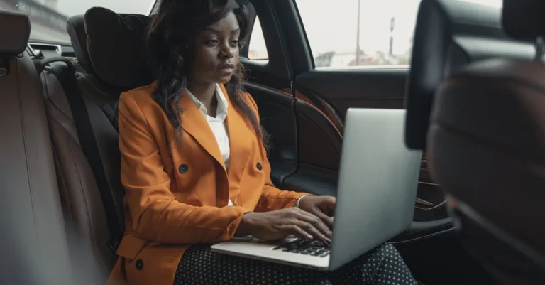 découvrez l'avenir de la mobilité avec les voitures connectées. profitez de technologies innovantes pour améliorer votre expérience de conduite, optimiser votre sécurité et rester connecté sur la route.