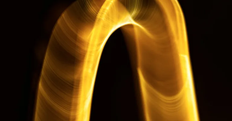 découvrez l'univers des écrans incurvés, alliant design futuriste et immersion visuelle. explorez les avantages de ce type d'écran pour le gaming, le cinéma et le travail, et transformez votre expérience multimédia.