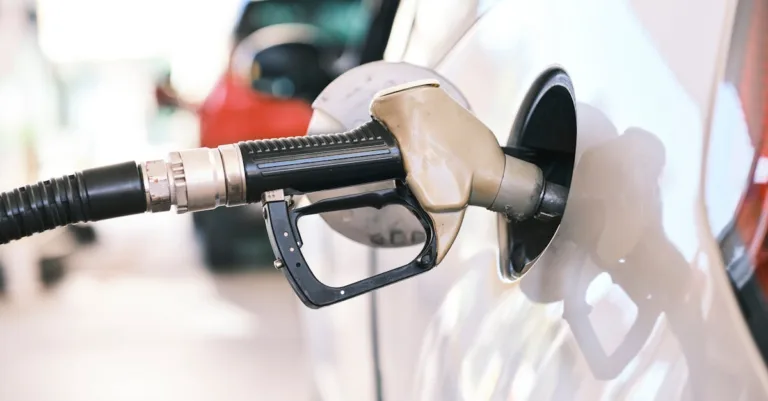 découvrez le biodiesel, une alternative écologique et renouvelable au carburant traditionnel. apprenez comment il est produit, ses avantages pour l'environnement et son rôle dans la transition énergétique vers une mobilité durable.