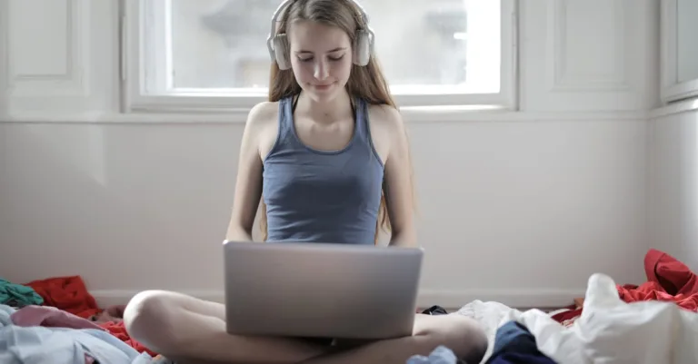 découvrez une vaste sélection de films, séries et émissions disponibles en streaming. profitez d'un accès illimité à votre contenu préféré, où que vous soyez et à tout moment. plongez dans l'univers du divertissement en ligne avec une qualité d'image exceptionnelle et une expérience utilisateur optimale.