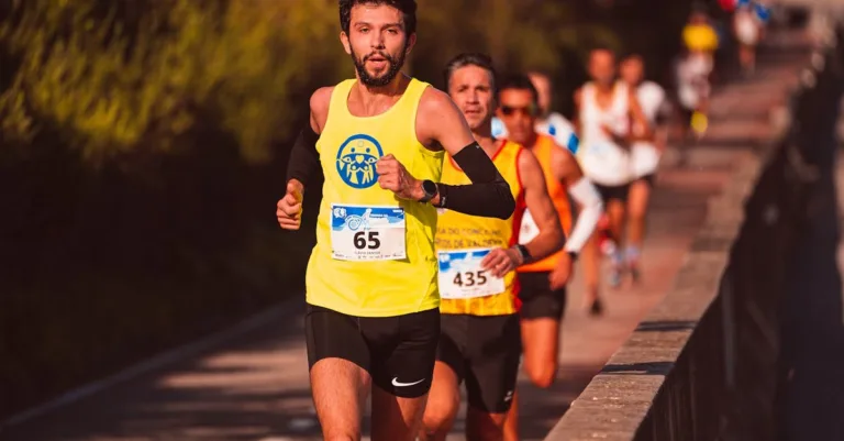 découvrez l'importance du cardio à jeun pour optimiser vos performances sportives et brûler des graisses efficacement. explorez les méthodes, bienfaits et conseils pour intégrer le fasted cardio dans votre routine d'entraînement.