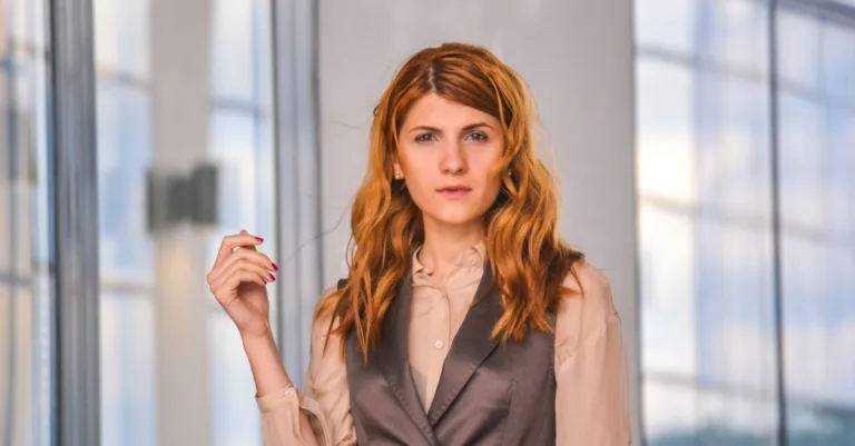 découvrez l'élégance de l'urban chic, une tendance alliant modernité et sophistication. explorez des styles inspirés des grandes villes, où le confort rencontre le raffinement, pour un look à la fois décontracté et élégant.