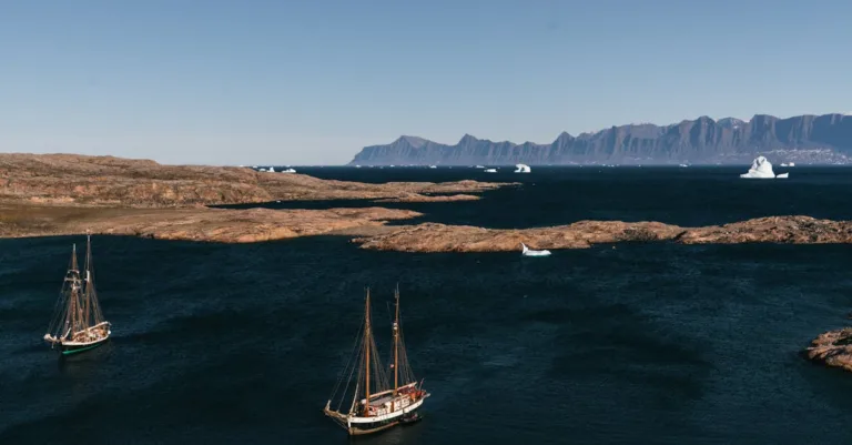 découvrez le land sailing, une activité sportive passionnante qui consiste à naviguer sur terre à l'aide d'un véhicule à voile. profitez du vent pour vivre des sensations fortes en toute sécurité.