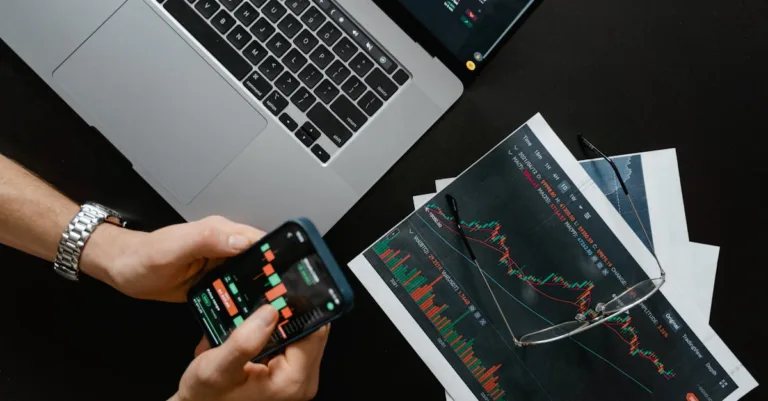 découvrez les stratégies clés du marketing digital pour booster votre visibilité en ligne, attirer plus de clients et augmenter vos ventes grâce aux outils numériques.