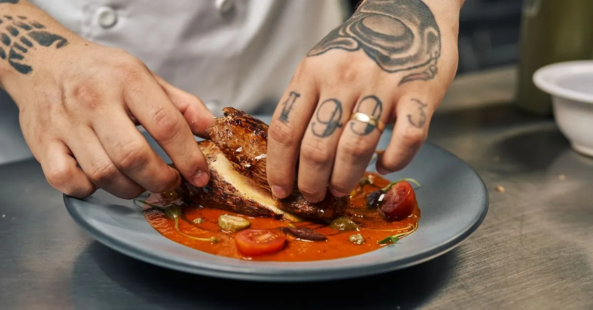 découvrez les joyaux culinaires cachés : des restaurants et recettes secrètes pour éveiller vos papilles.