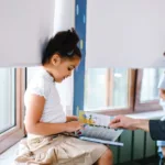 découvrez l'importance de l'alphabétisation précoce pour le développement des compétences en lecture et écriture chez les jeunes enfants.
