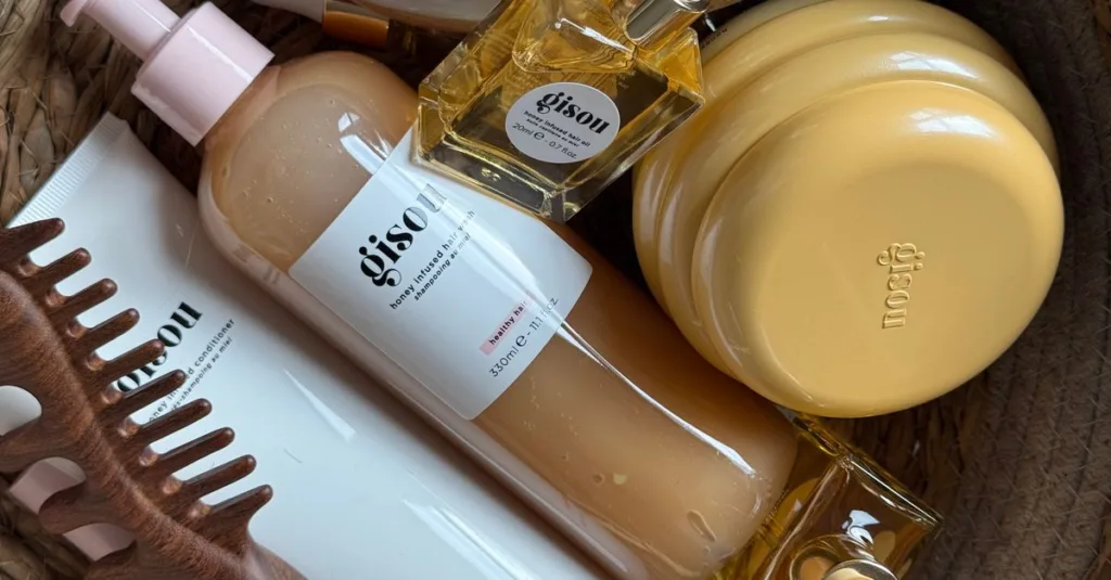 découvrez nos conseils et produits essentiels pour prendre soin de vos cheveux et révéler leur beauté naturelle au quotidien.